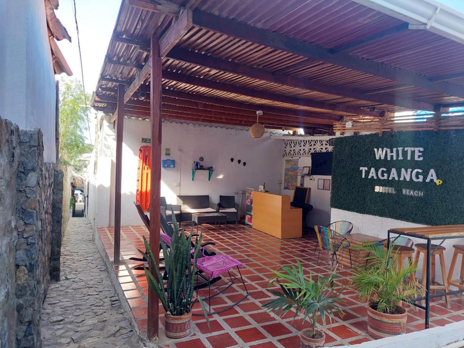 White Taganga Hotel Bagian luar foto