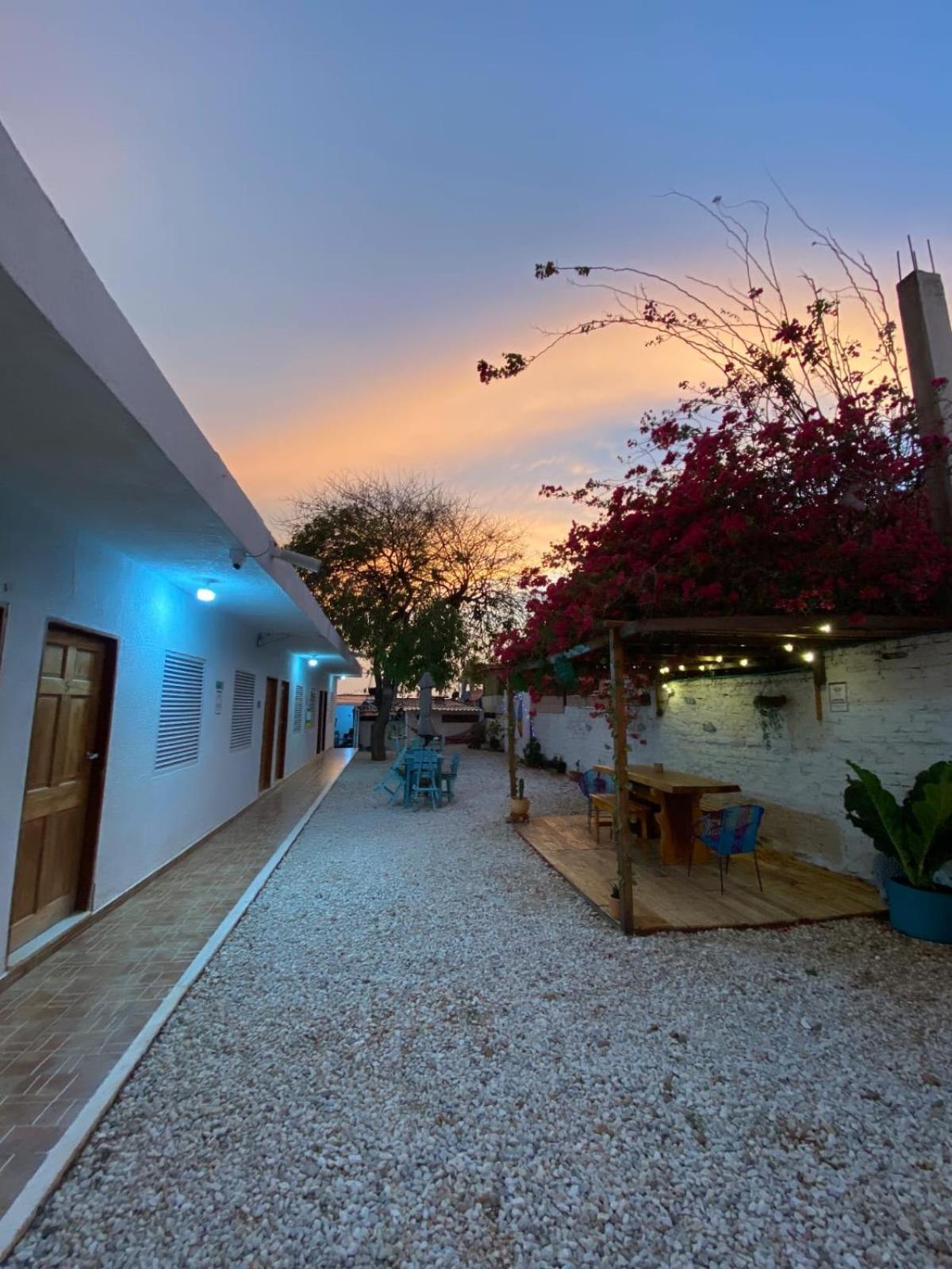 White Taganga Hotel Bagian luar foto