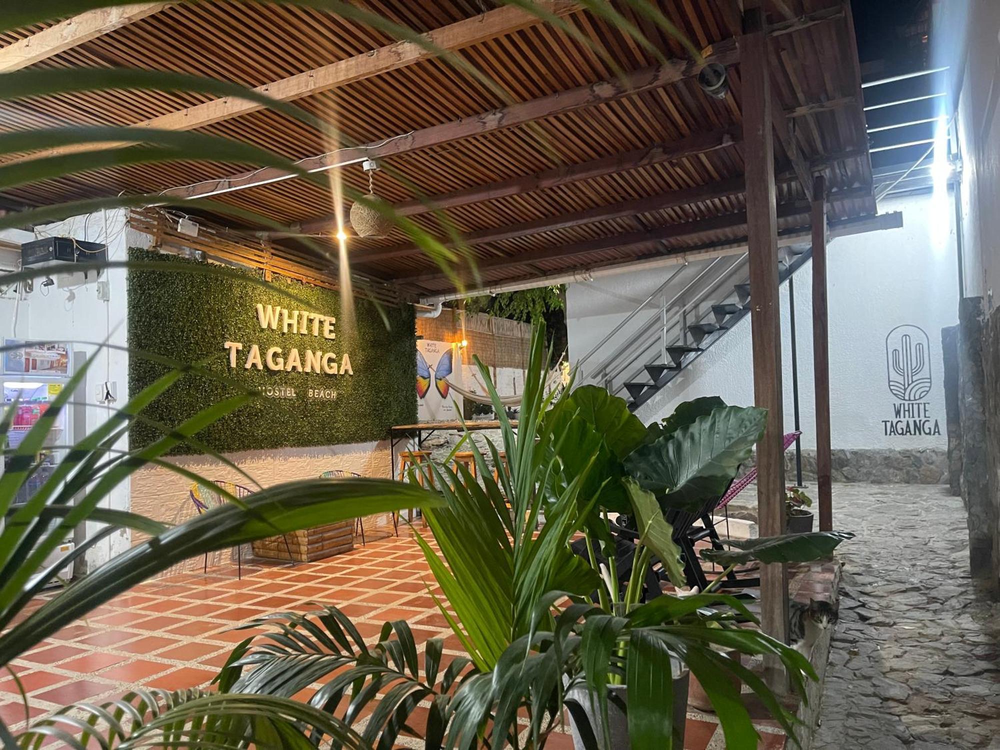 White Taganga Hotel Bagian luar foto