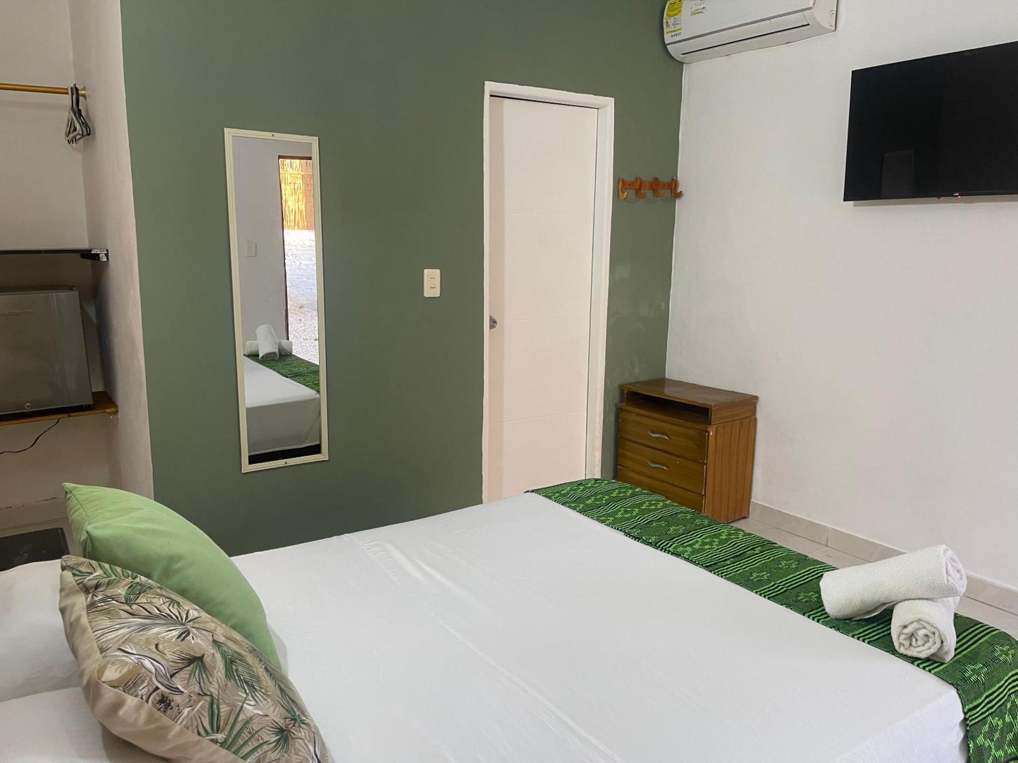 White Taganga Hotel Bagian luar foto